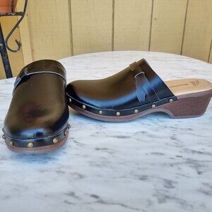 Time and Tru Women's Studded Wooden Slip On Clogs Memory Foam Size 8 Black